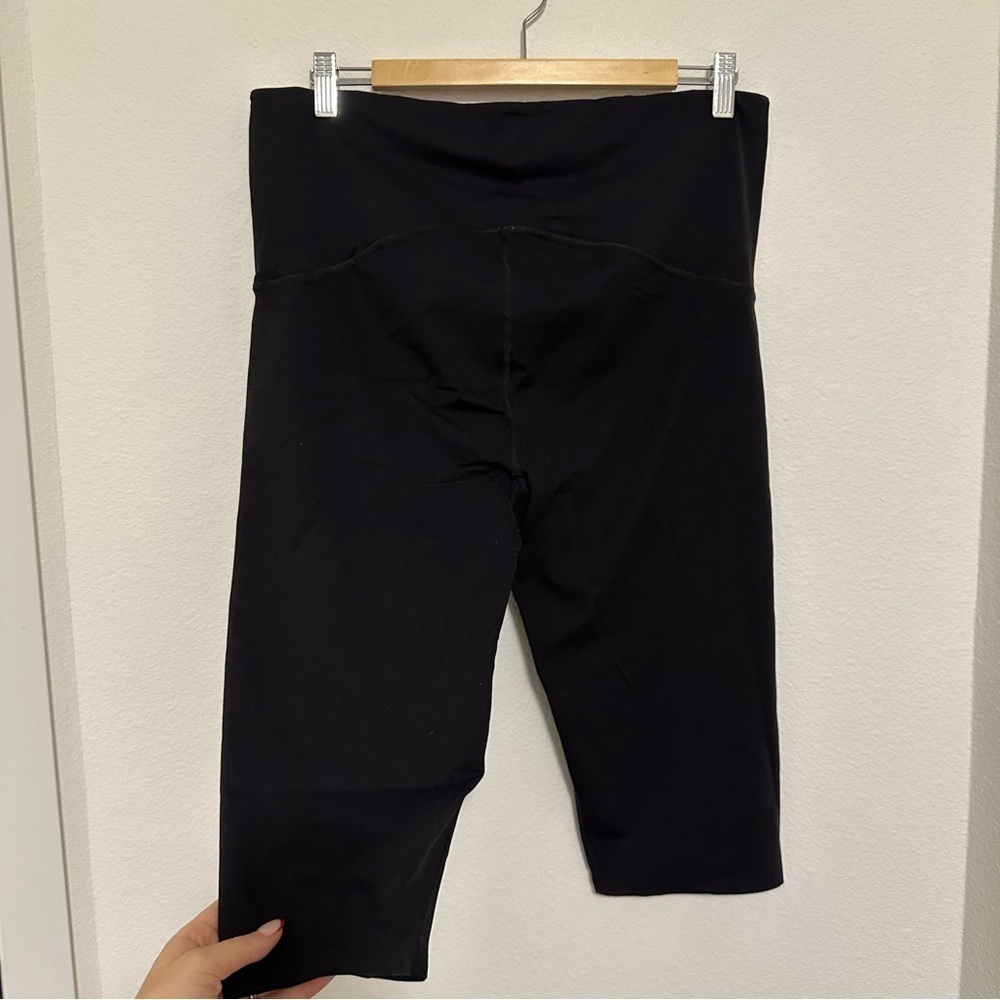 Spanx Shaping Compression Knee Length Leggings So… - image 5